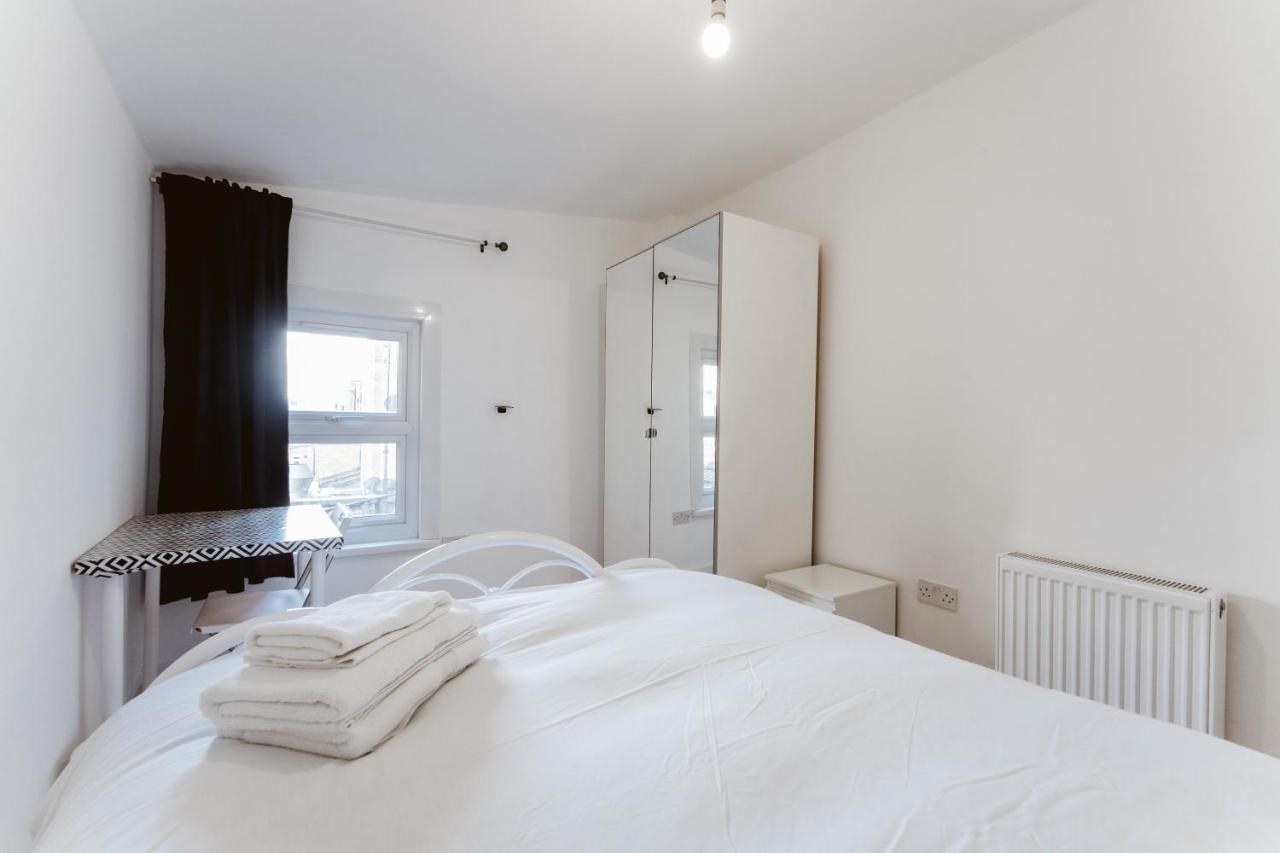 Mile End Double Rooms 27 Guest House Londres Exterior foto