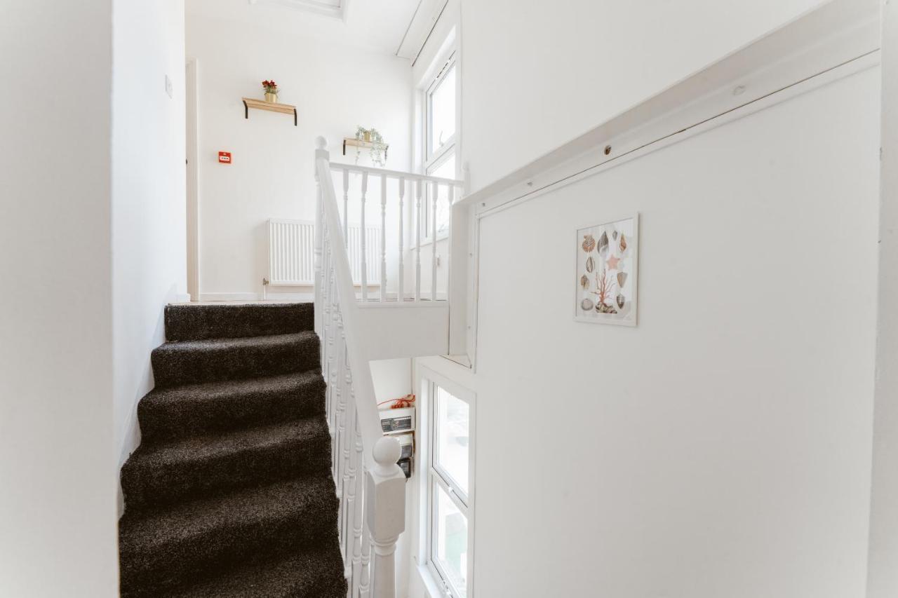 Mile End Double Rooms 27 Guest House Londres Exterior foto